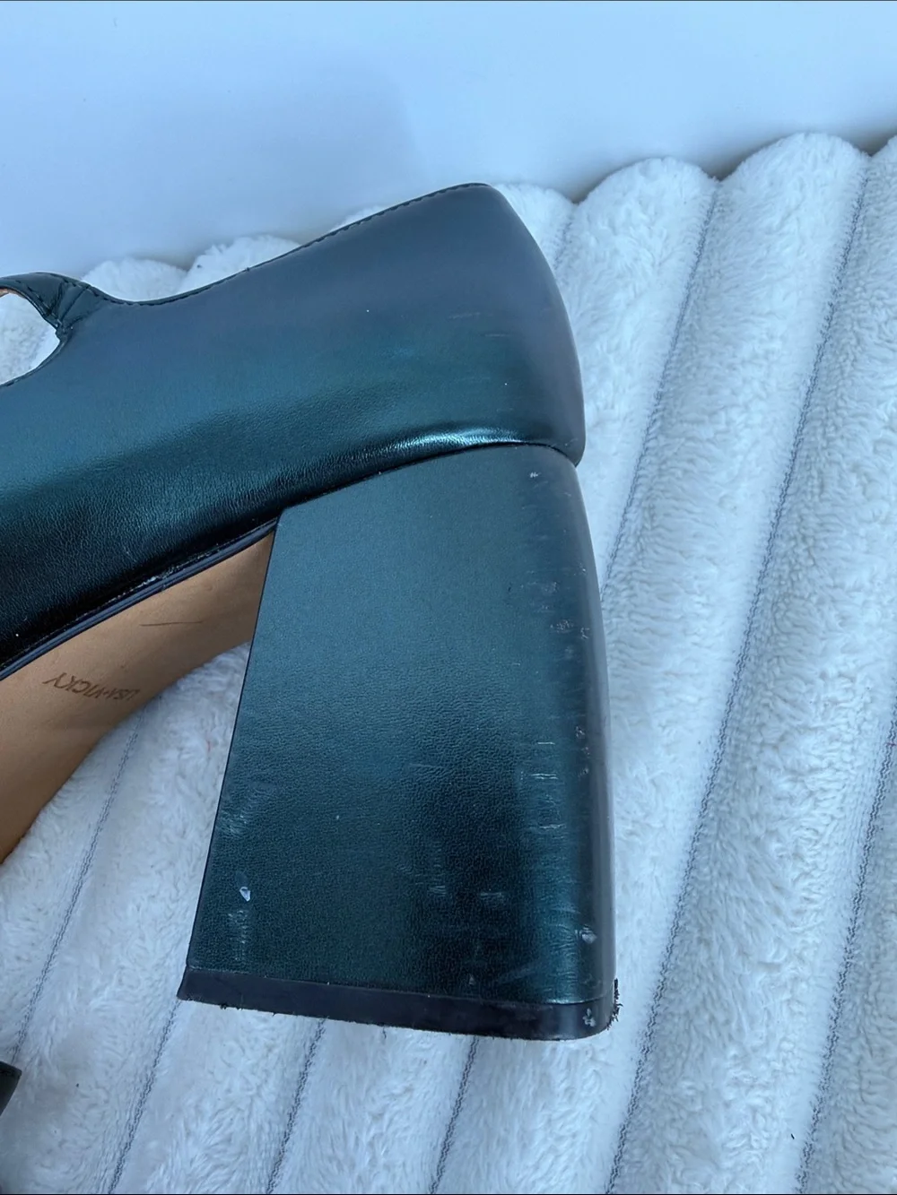 Lisa Vicky “Notice” Dark Green Mary Jane Platform Heels - Women's Sz 9